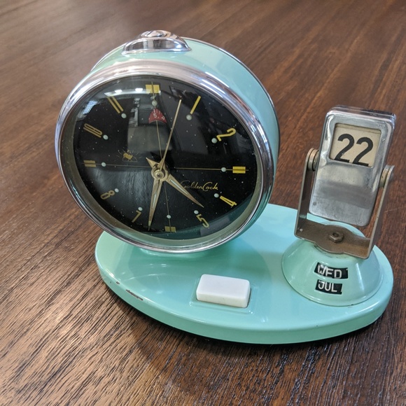 VTG - "Golden Cock" Alarm/Calendar Clock - Works - Picture 2 of 10